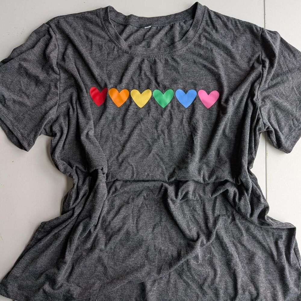Women's Rainbow Heart 2XL Shirt